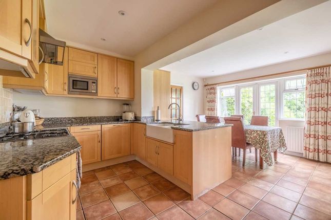 April Cottage, Ellis Avenue, Chalfont St Peter photo 2