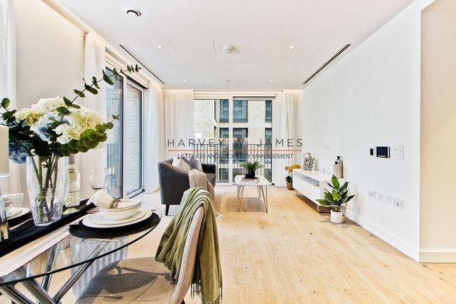 25 Signature House, 4 Jubilee Walk, London photo 3