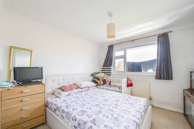 Flat for sale in Norbiton Road E14, Tower Hamlets, London,