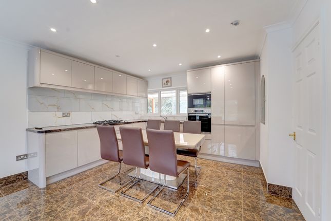 16 The Furlong, Bedford photo 4