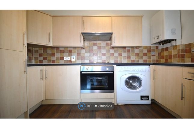 Flat, Coombe Lane, London photo 2