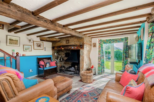 Jasmine Cottage,, The Green, Banbury photo 3