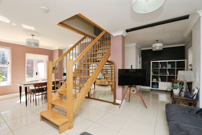 11, Parsonage Square, Norwich photo 2