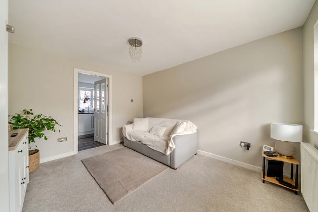12, Freemans Way, West Yorkshire photo 3