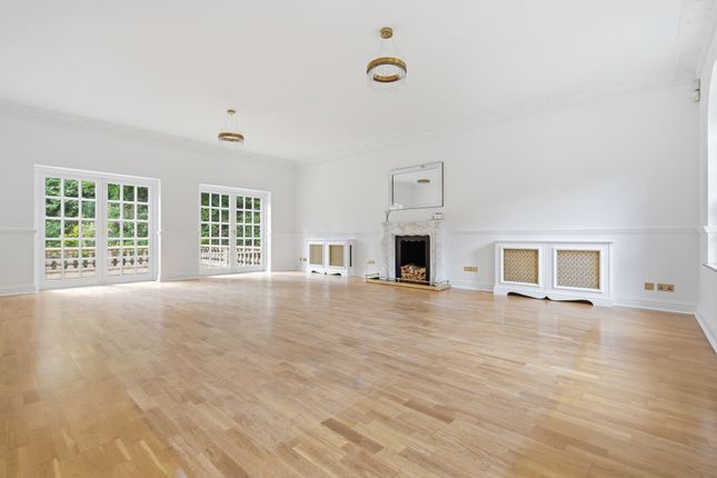 Sheringham Wellington Avenue, Virginia Water photo 4