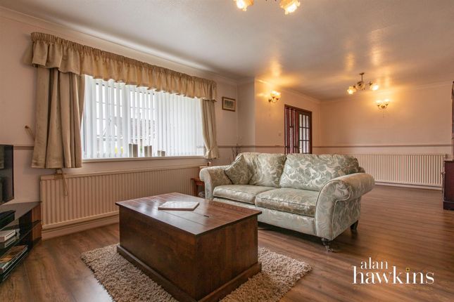 40, Restrop View, Purton photo 3