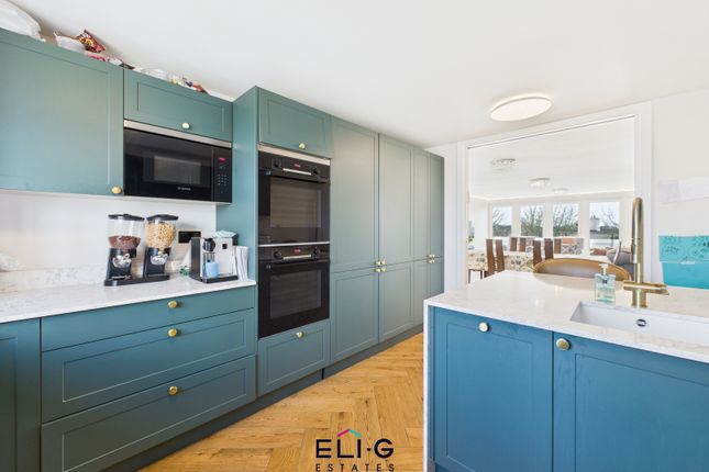 22, Dolphin Court, Woodlands, London photo 3