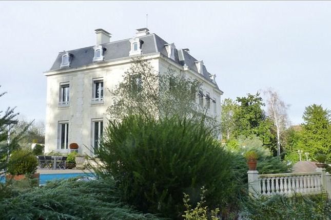 Property for sale in Pau Houses for sale in Pau, France Browse listings of houses for sale in Pau, France, advertised by owners, agents, developers & portals or jump to results for popular locations using the links on the right.