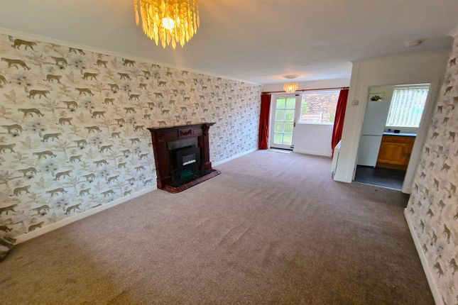 Detached house to rent in Berwick Avenue, Heaton Mersey, Stockport