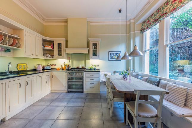 12A, Barkston Gardens, London photo 3