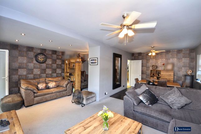 6 Helen Road, Hornchurch photo 2
