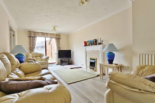4, Oxborrow Close, Kirby Cross photo 2