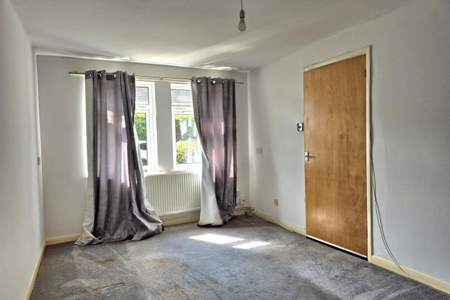 24, Heathfield Way, Nailsea photo 2