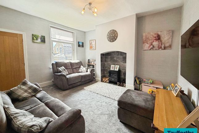 2 Lower West Avenue, Barnoldswick photo 3