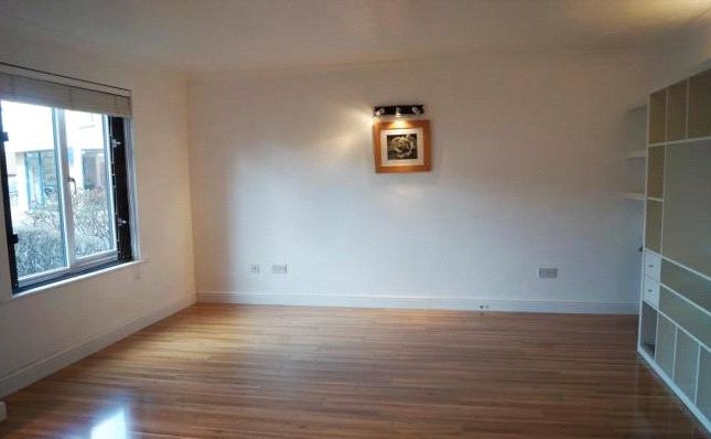 Flat 3, Cobham Gate,, Freelands Road, Surrey photo 3