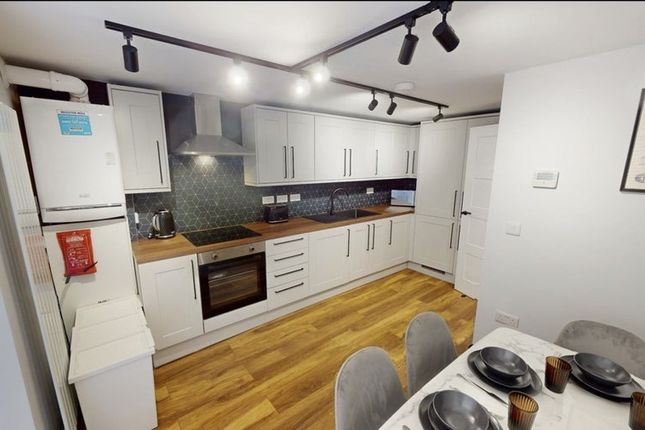 262, Chorley Road( En-suite rooms), Manchester photo 3