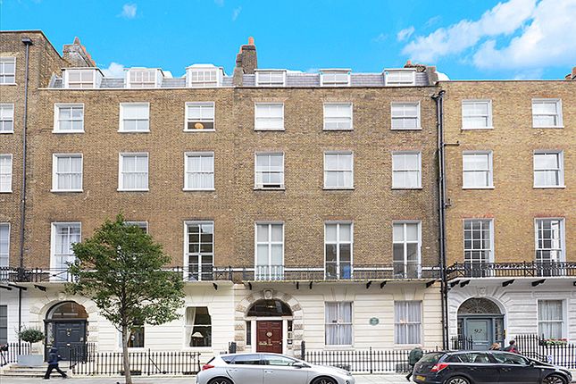 Flat to rent in 94 Harley Street, London