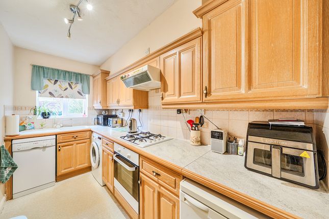 4 Sherwood Court, Watford photo 4