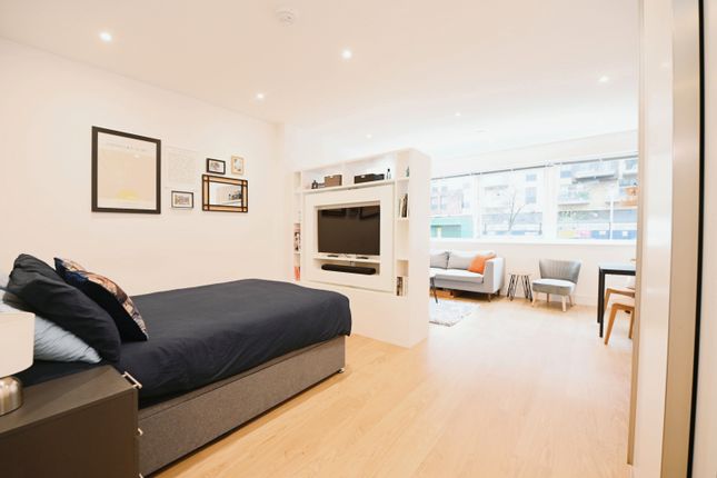 Flat for sale in South Street, Romford, Essex