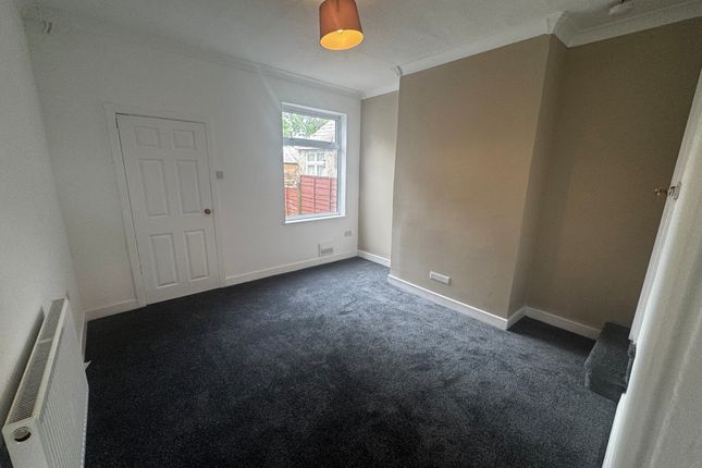 106, Chesterfield photo 3