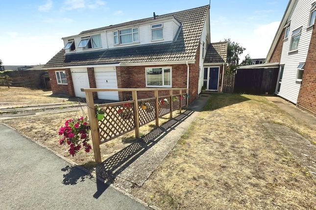 1B, Pyefleet Close, Colchester photo 3