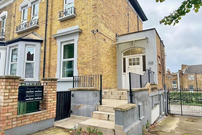 Flat 2, 32 Marischal Road, London photo 5