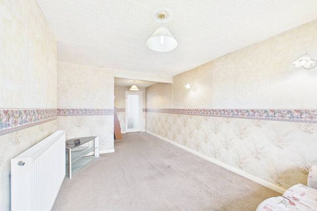 11, Harewood Close, Gloucester photo 2