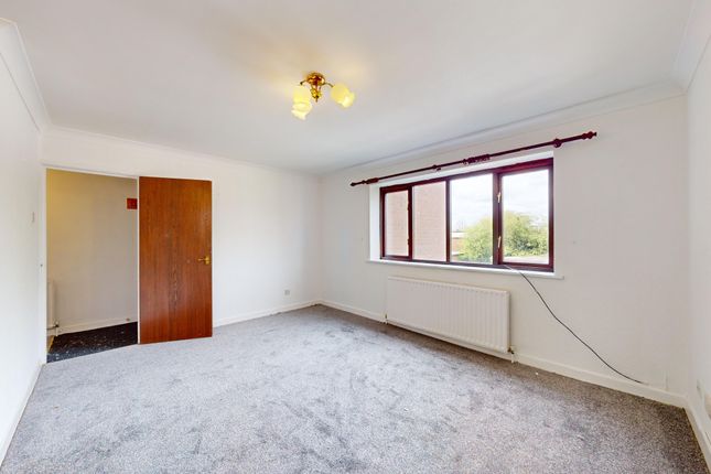 Flat to rent in Travis Court, Shadyside, Doncaster