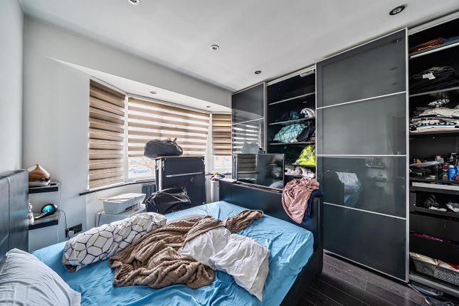 647, Honeypot Lane, Stanmore photo 4
