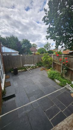 102 Linden Way, London photo 3