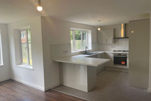 4, Crabtree Road photo 2