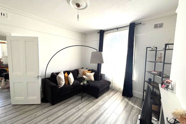 48b Birchanger Road, London photo 2