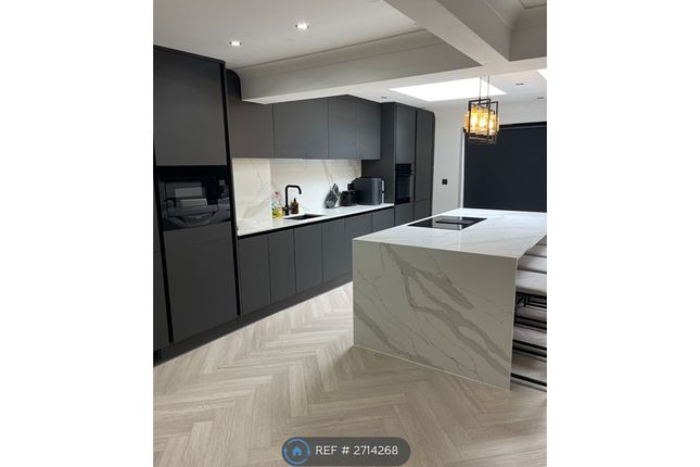 Turnbury Close, London photo 2
