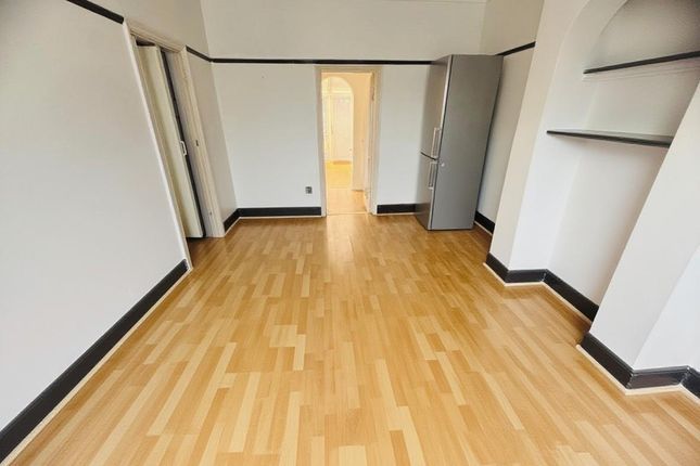 13, James Street, Hounslow photo 2