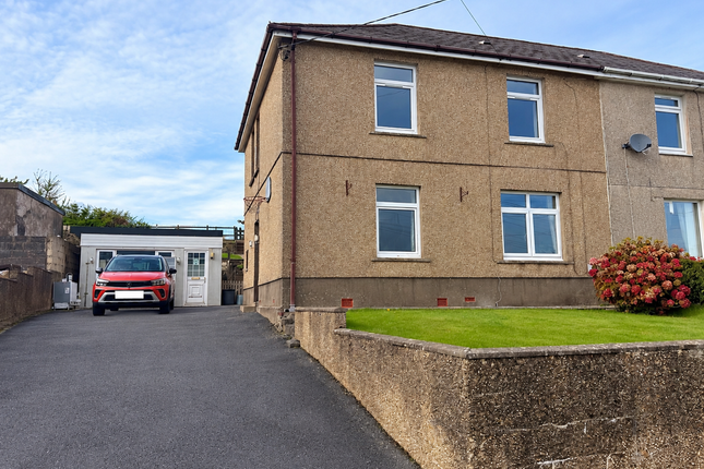 3 Bedroom House in SA14 6DY