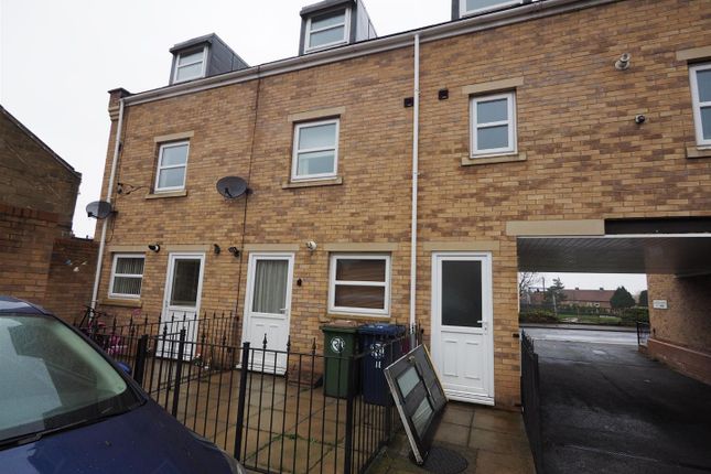 18, High Street, Lazenby photo 3