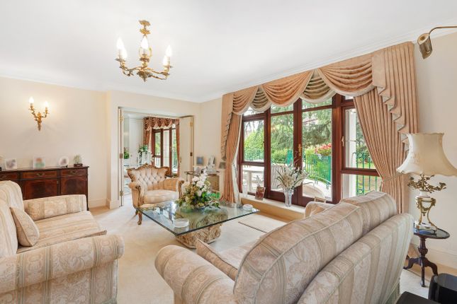 Hartsbourne Park, High Road, Bushey Heath photo 4