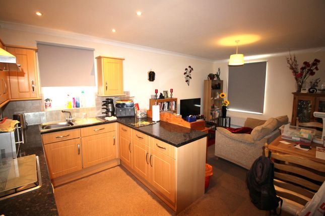 Flat B, 24, Dunalley Street, Cheltenham photo 2