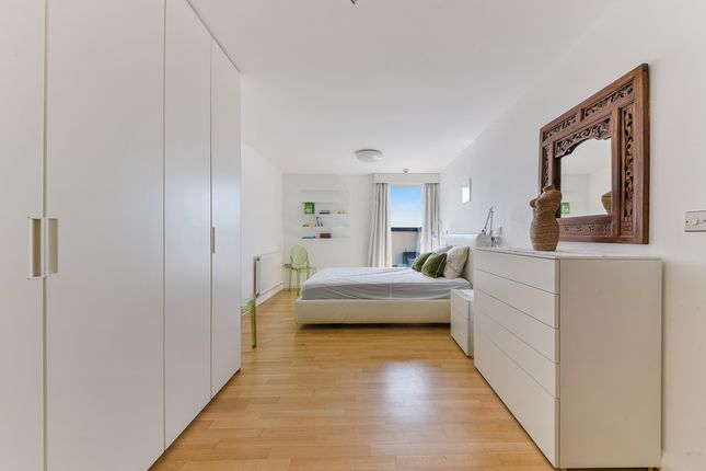 58, 2 Stanley Road, London photo 4