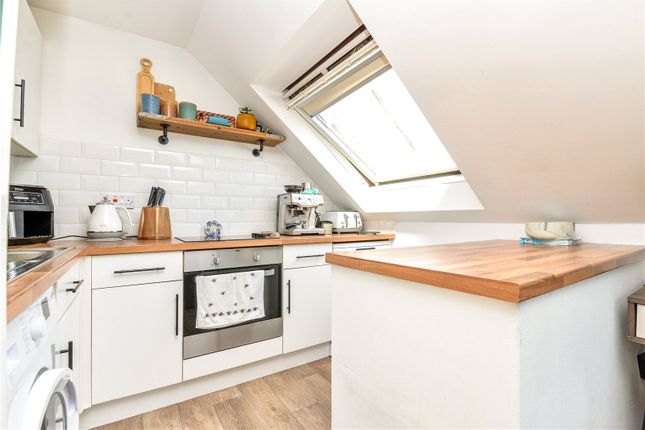 89, Eastlands, Hampshire photo 4