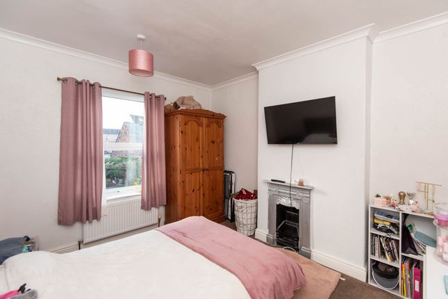 Semi-detached house for sale in Alma Street West, Chesterfield