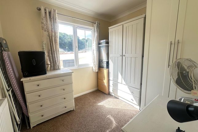 81 Lower Lodge Park Home, Rugeley Road, Rugeley photo 4