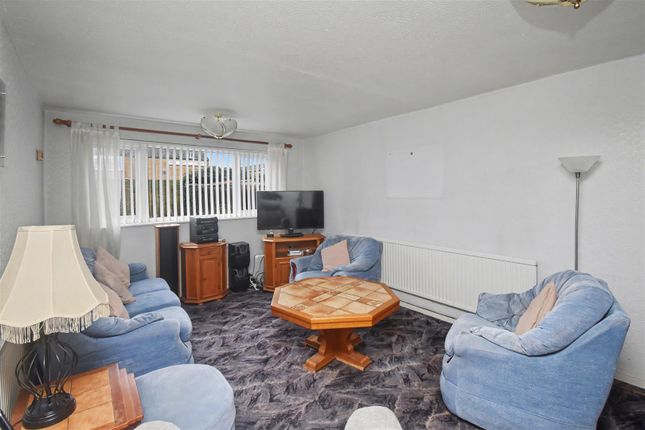 8, Staffa Walk, Corby photo 4