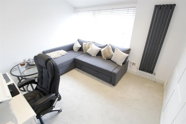 Town house for sale in Weymede, Byfleet, West Byfleet