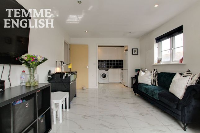 94 Bridge Road, Wickford photo 4