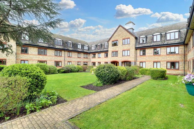 Flat for sale in Ash Grove, Burwell