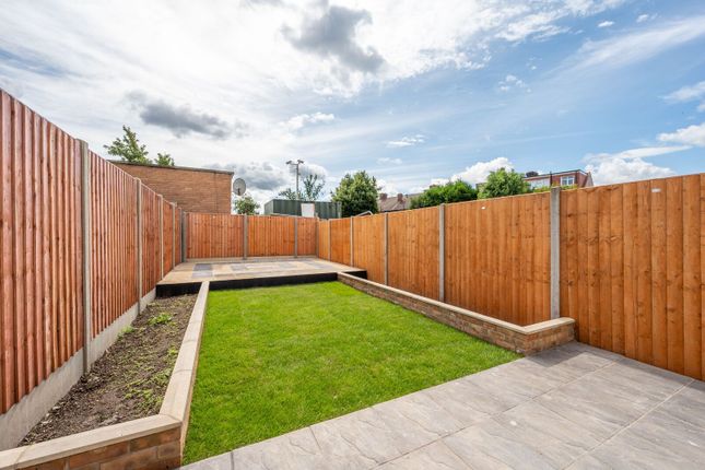 Cannon Hill Lane, Raynes Park photo 3