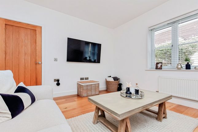 7, Field Close, Stamford photo 2