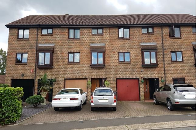 Thumbnail Town house for sale in Roebuck Close, Brookside, Feltham