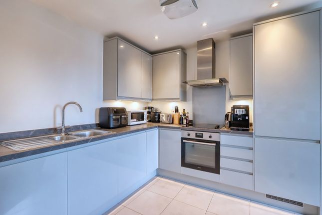 7 Barbel Court,, Warbler Way, Buckinghamshire photo 3